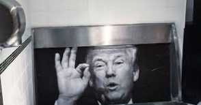 В одном из пабов Дублина портрет Дональда Трампа разместили на писсуаре (фото)
